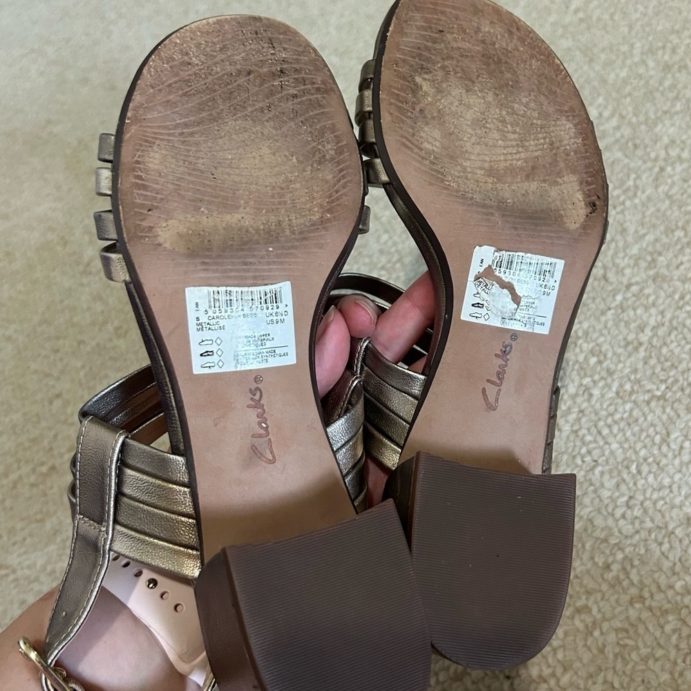Clarks Caroleigh Bess Metallic Stappy Healed Sandals. US Size 9 - Picture 6 of 10